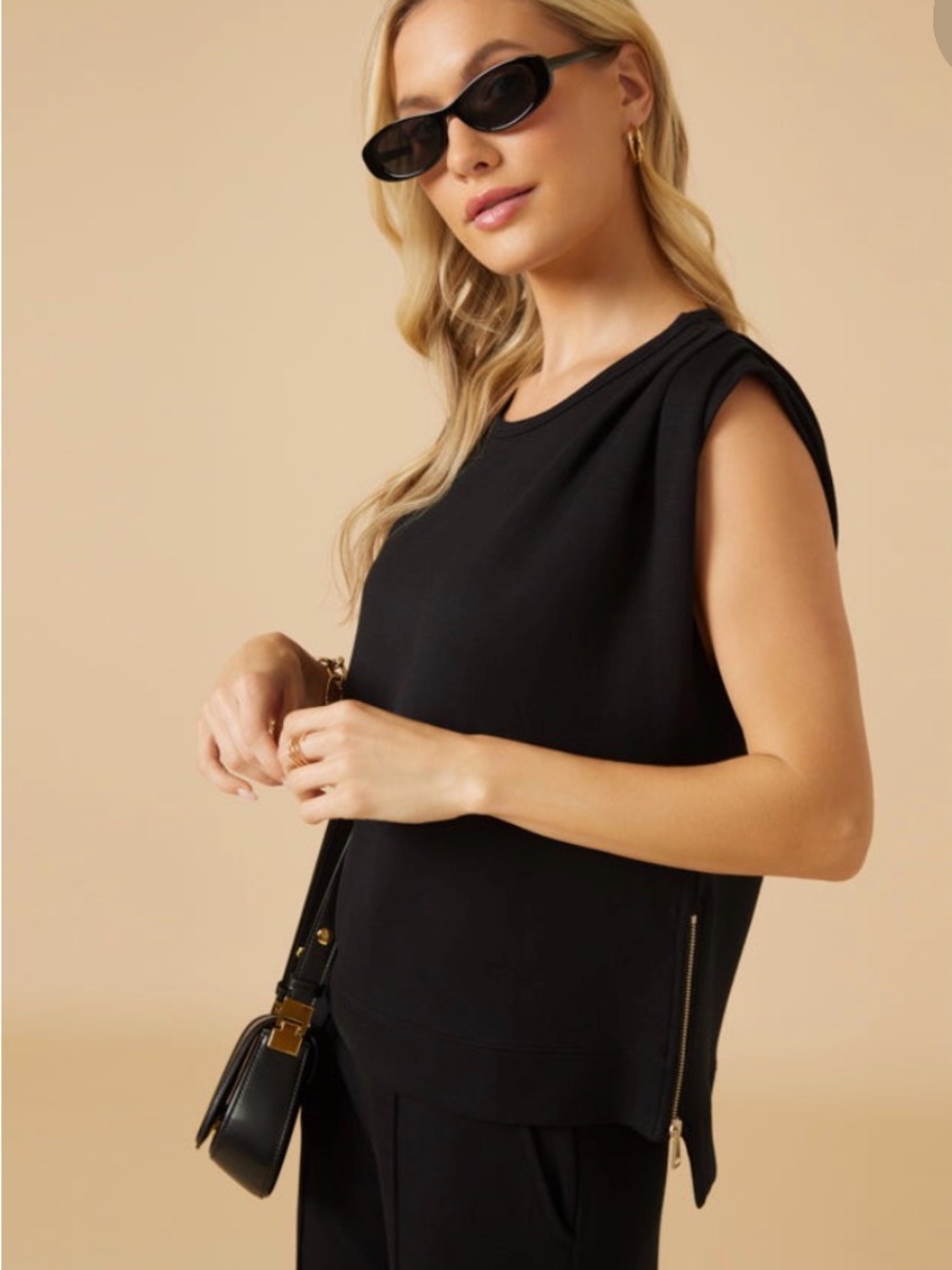 Softies Top Women’s L DreamTech Crew Tunic Side Zip Black Sleeveless Lounge Top